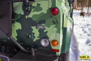 Land-Rover-Defender-camo-12