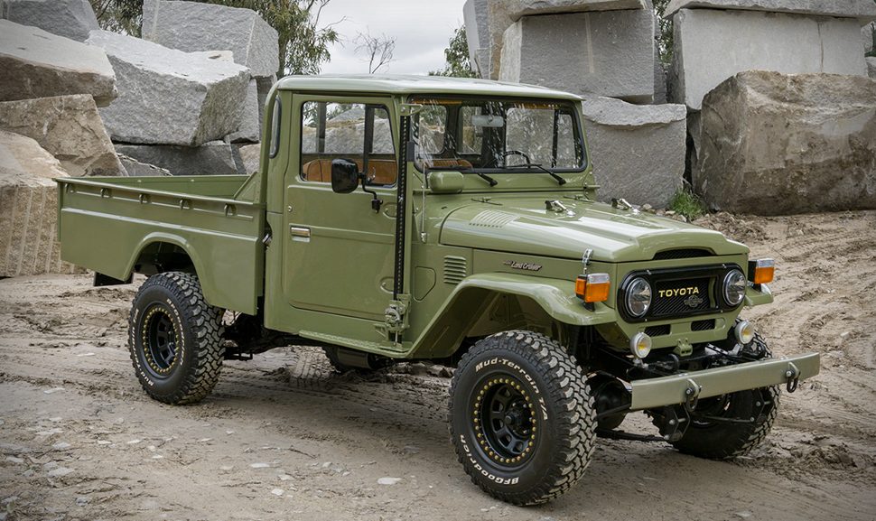 Toyota Land Cruiser HJ-45 Long Bed